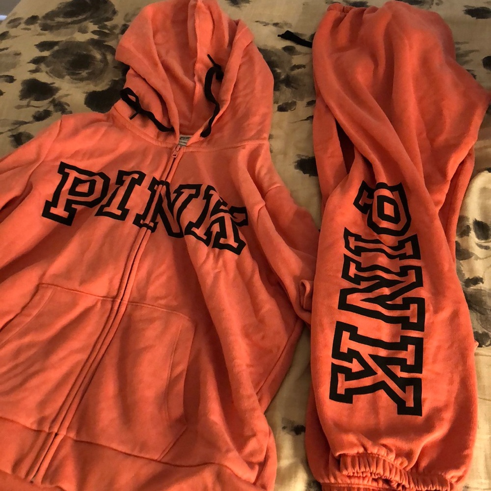 VS Pink Coral Sweat Set